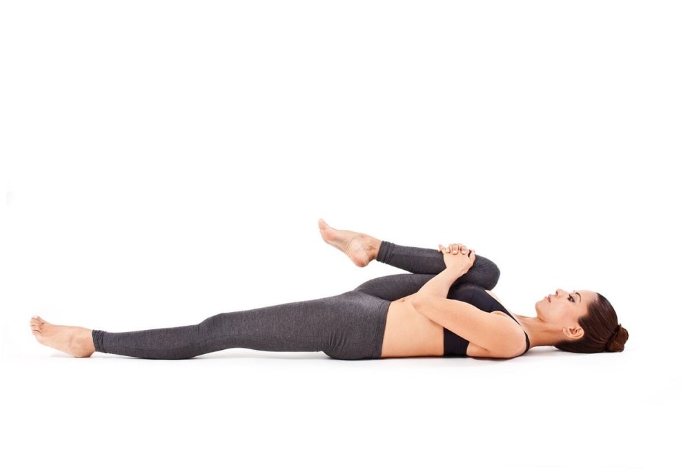 Подтягивание коленей к груди